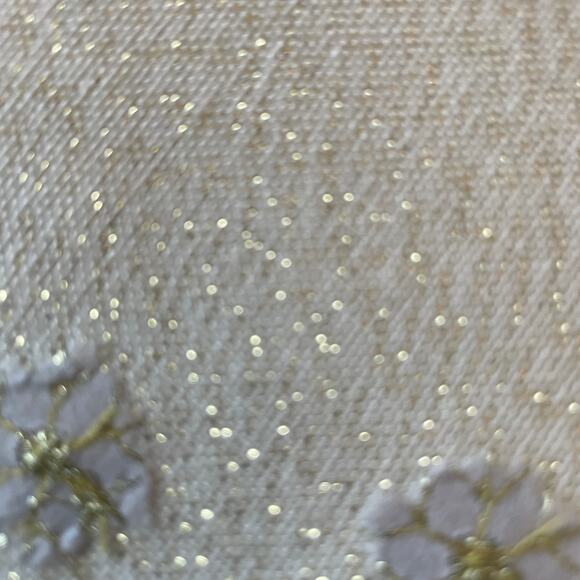 4pc Cynthia Rowley Snowflake Placemats 15in Scalloped Metallic Gold & Cream NEW - Picture 8 of 10